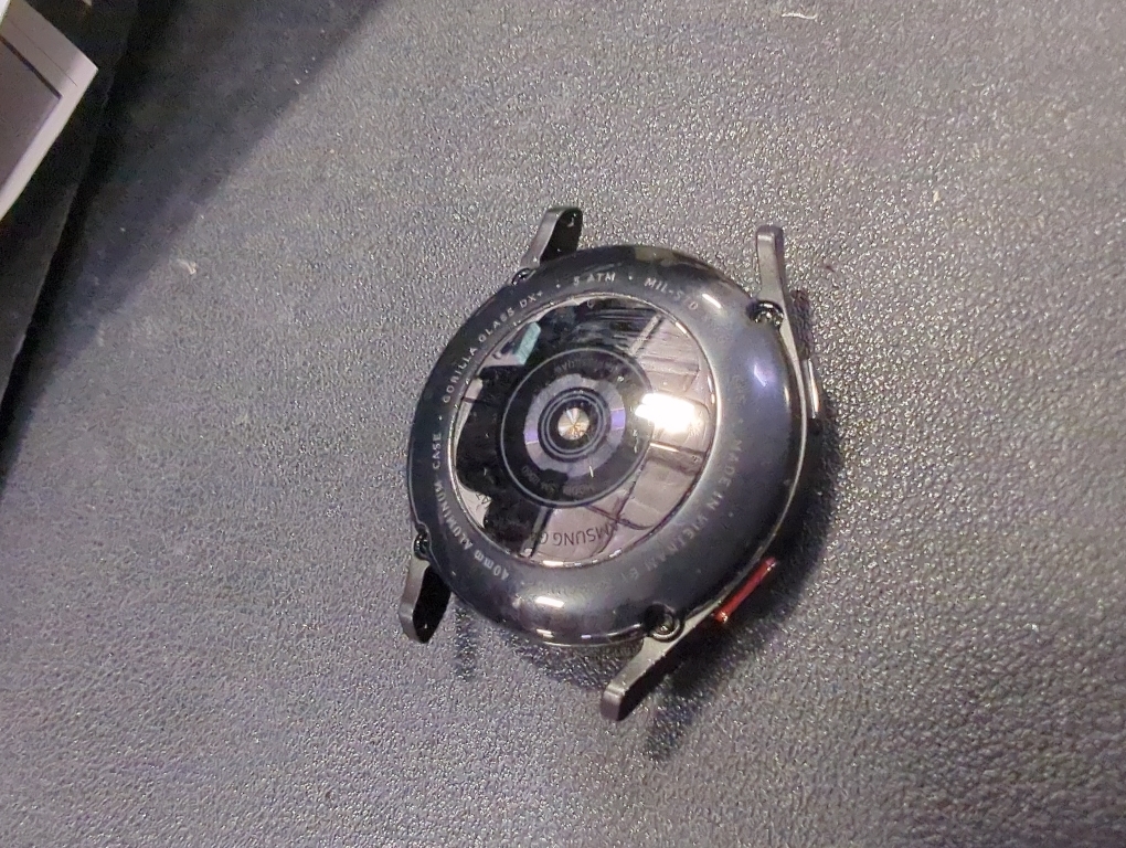 SAMSUNG Galaxy Watch 5 40mm Bluetooth Smartwatch w/Body, Health, Fitness and Sleep Tracker, Improved Battery, Sapphire Crystal Glass, Enhanced GPS Tracking, US Version, Gray