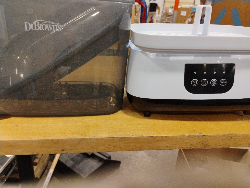 Dr. Brown's All-in-One Sterilizer and Dryer for Baby Bottles, Parts and Other Newborn Essentials‼️needs cleaning‼️