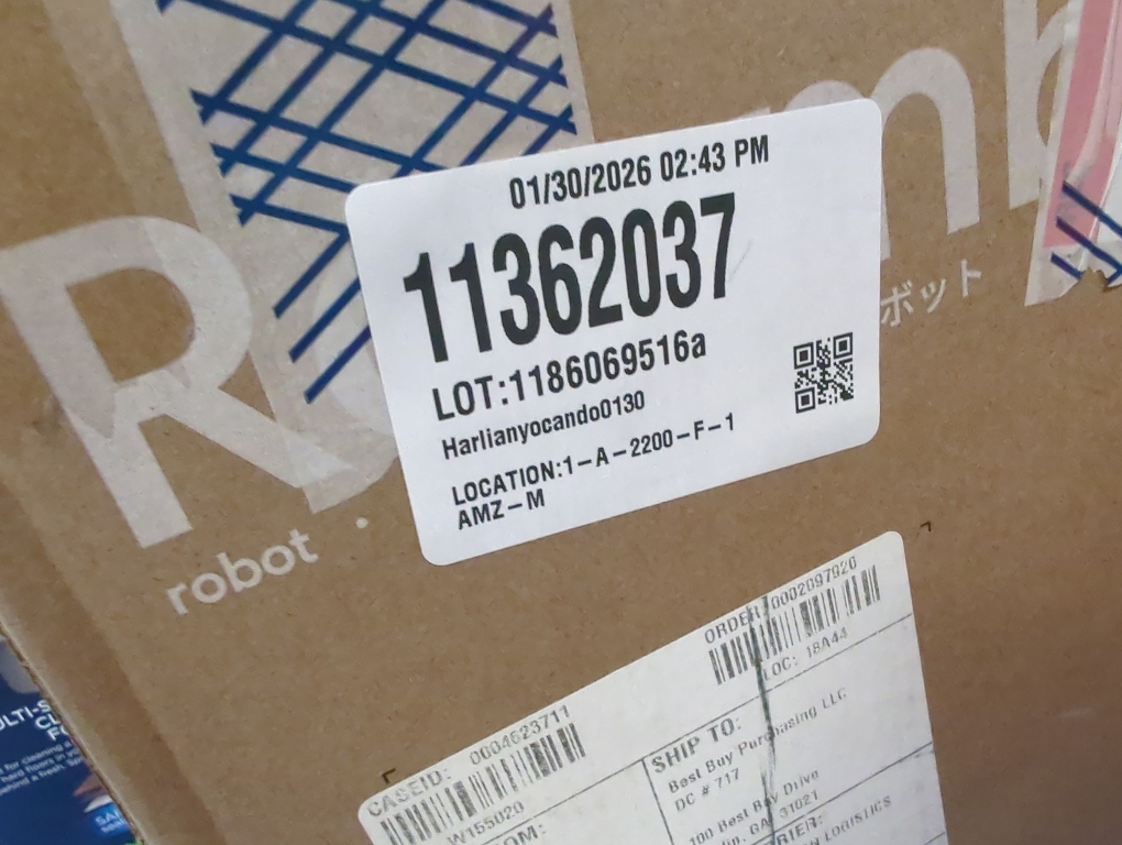 Roomba Max 705 14 in. Robotic Vacuum with Smart Navigation   AutoEmpty Dock in Black