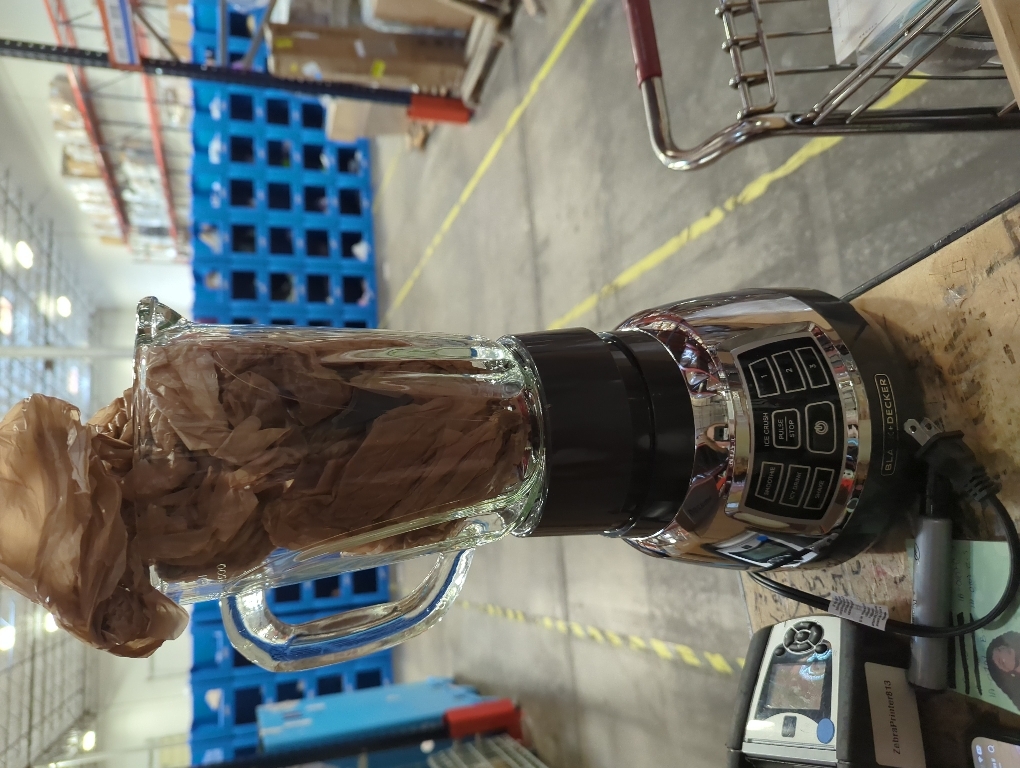 Black Decker Quiet Blender with 6-Cup Cyclone Glass Jar, 3 Speeds   3 Functions & Serrated Blade Technology for Faster Blending, Pulse Button and 24-oz Personal Jar, 900W