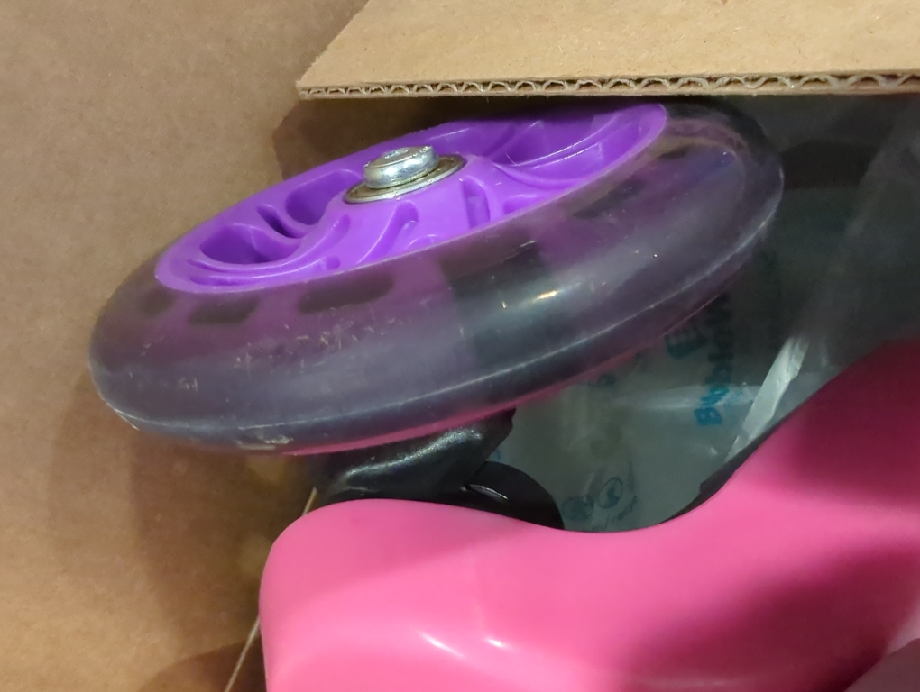 3D Kick Scooter for Kids, Self-Balancing 3 Wheeled Light Up Scooter with Extra Wide Anti-Slip Deck, Rear Brake, Lean to Steer, Lightweight Design, for Kids 3 and up, 75 LB Limit