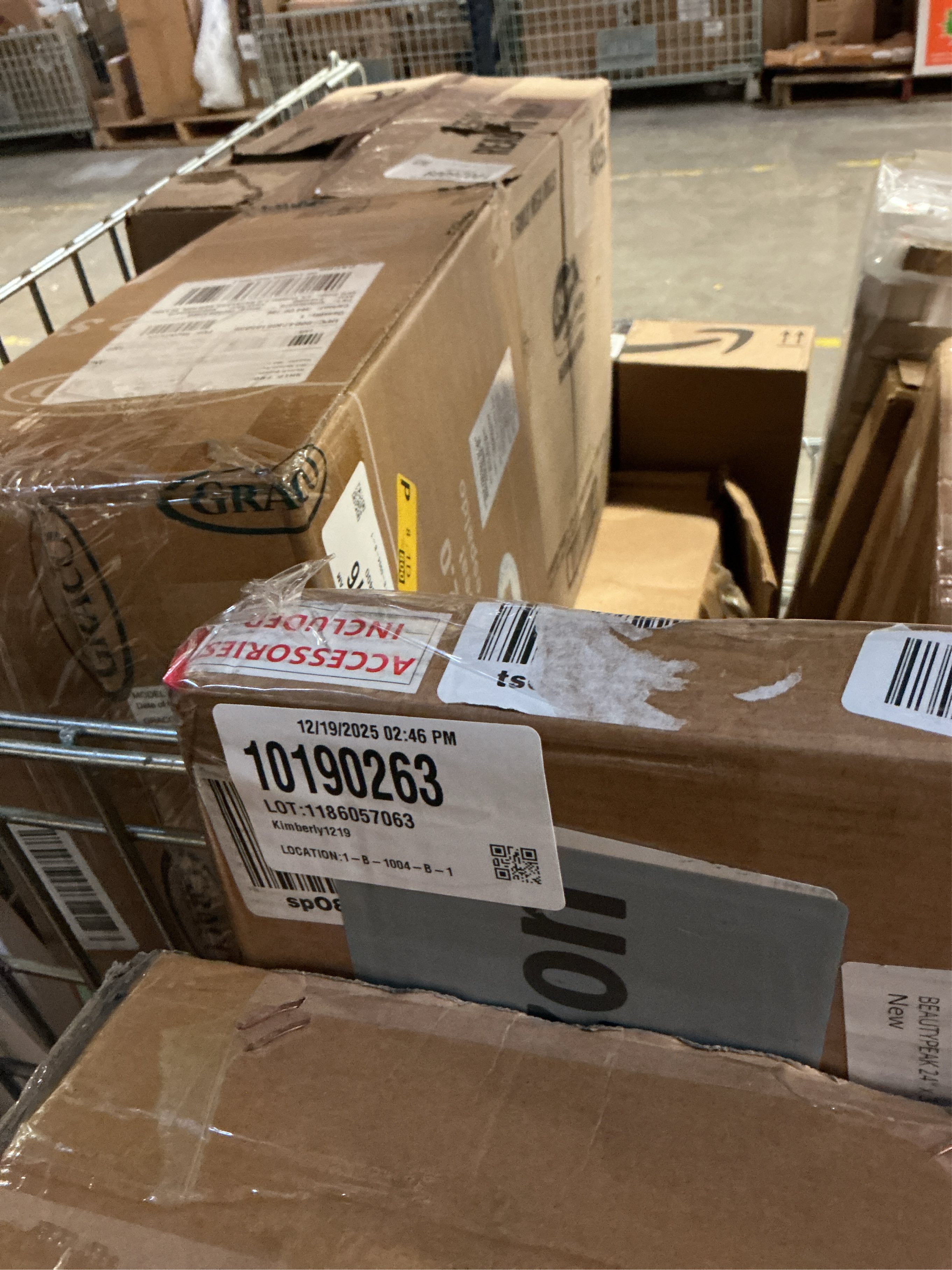 BEAUTYPEAK 26 x 38 Rectangular Aluminum Alloy Frame Wall Mounted Bathroom Mirror with Rounded Corners, Gold