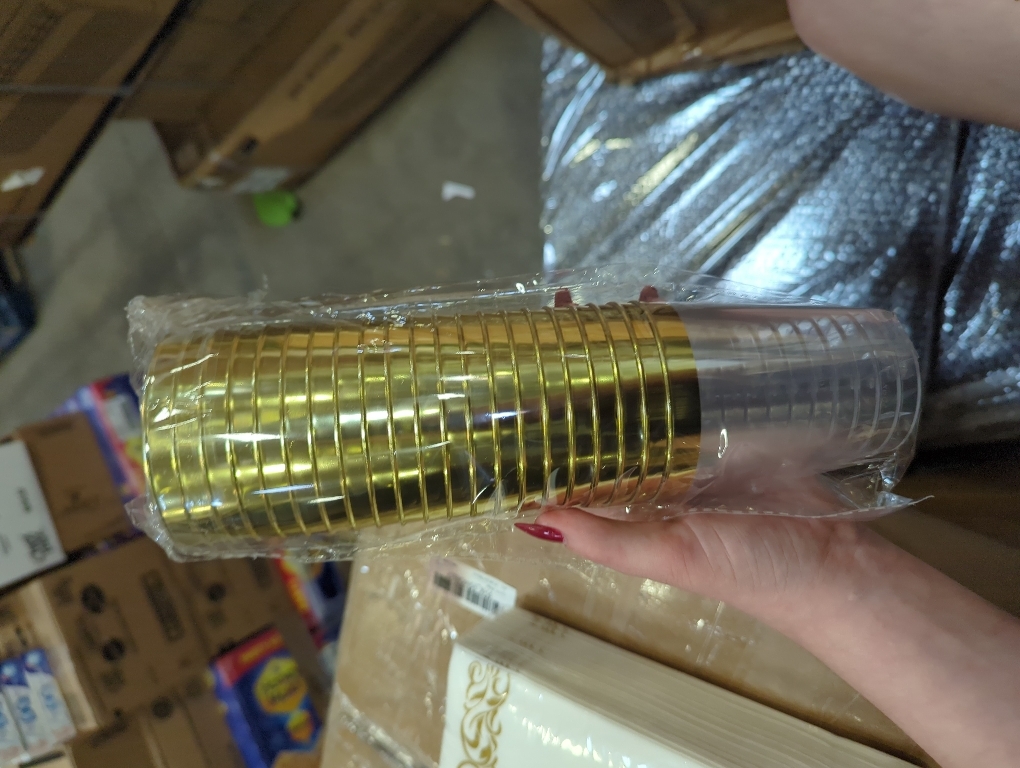 1  Pack‼️ with 20 cup of  20 oz Gold Plastic Cups, Elegant Gold Rimmed Plastic Cups, Disposable Cocktail Glasses Wine Glasses, 20 oz Premium Tumblers Perfect for Birthday, Party & Wedding