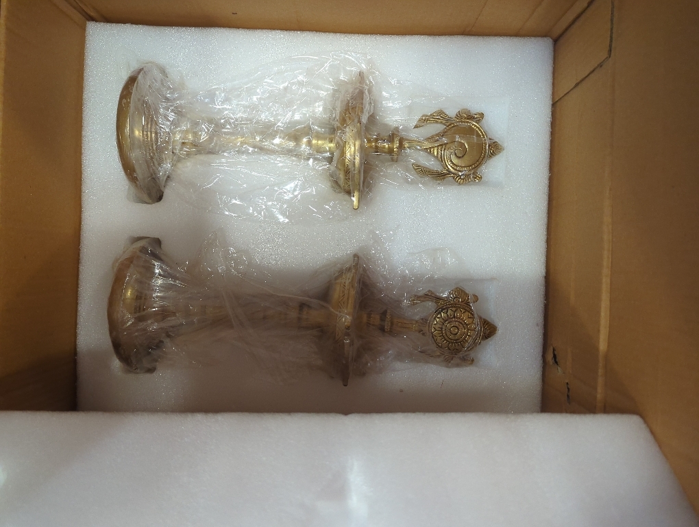 Brass Oil Lamps - Shankh Chakra Narayan Oil Lamp, Diya, Deepam, Brass Lamps Kuthu Vilakku 13 Inches