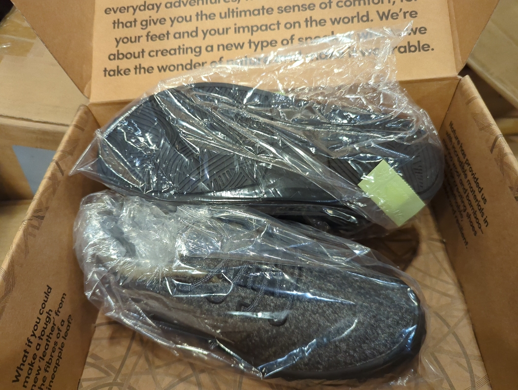 YY NATION Mens 6 Women's 7.5 Cirro Merino Charcoal