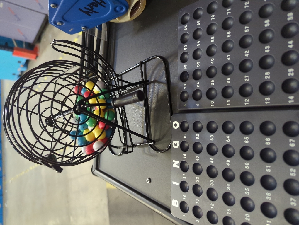 Yuanhe Deluxe Bingo Game Colorful Bingo ,75 Colored Balls,