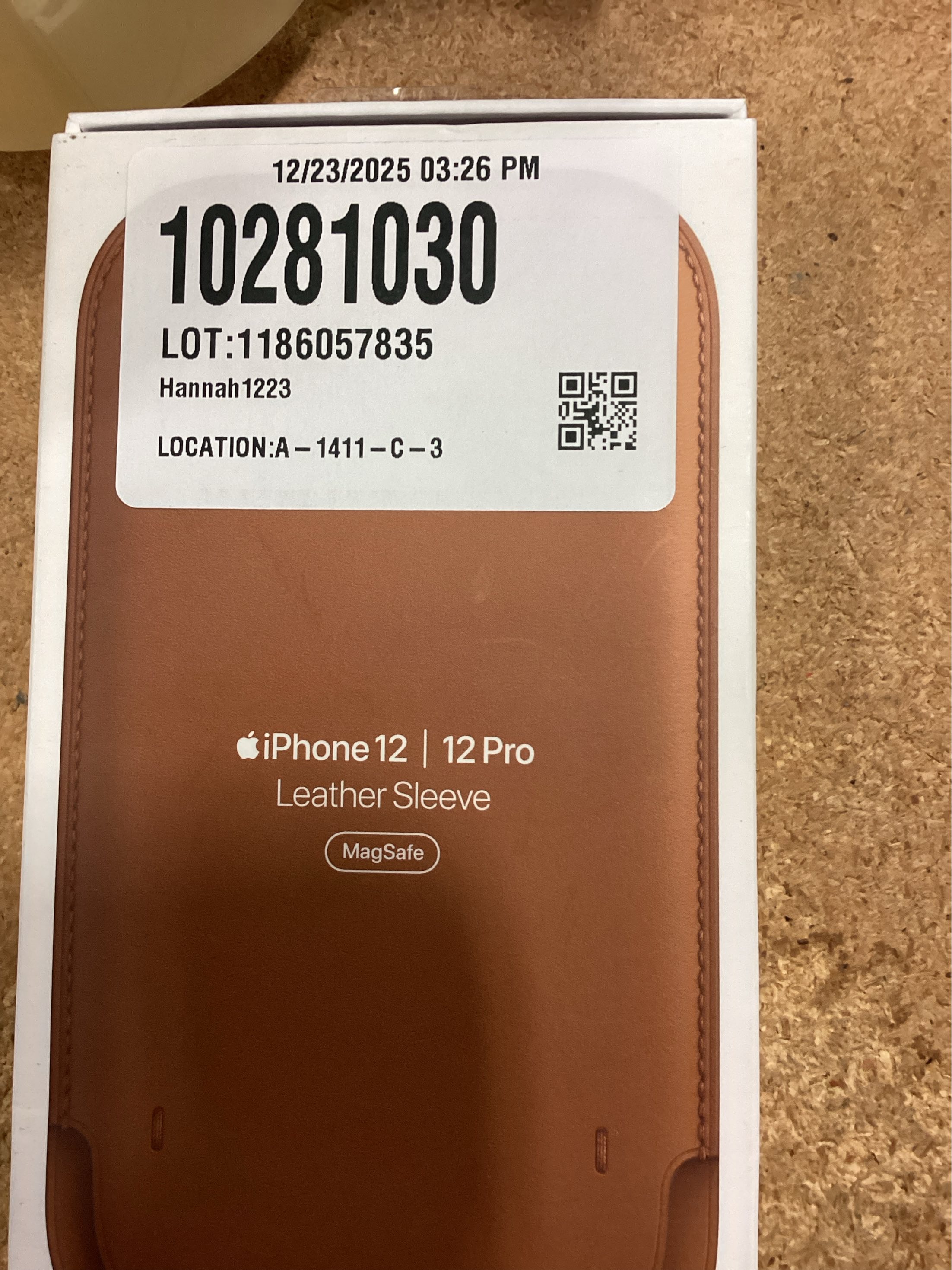 Apple iPhone 12 / 12 Pro Leather Sleeve with MagSafe - Saddle Brown