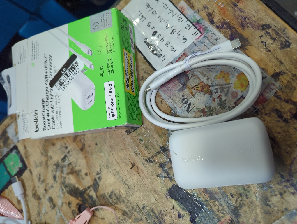 Belkin 42W Wall Charger C-Lightning Bundle - White: Compatible with Samsung & iPhone