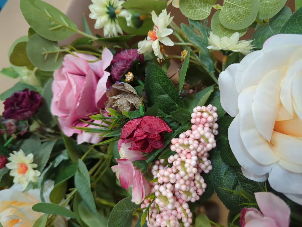 WANNA-CUL 24 Inch Large Spring Rose Wreaths for Front Door,Spring Front Door Wreath with Pink and Wine Red Floral Door Wreath with Eucalyptus Leaves for Wedding or Indoor&Outdoor Decorations