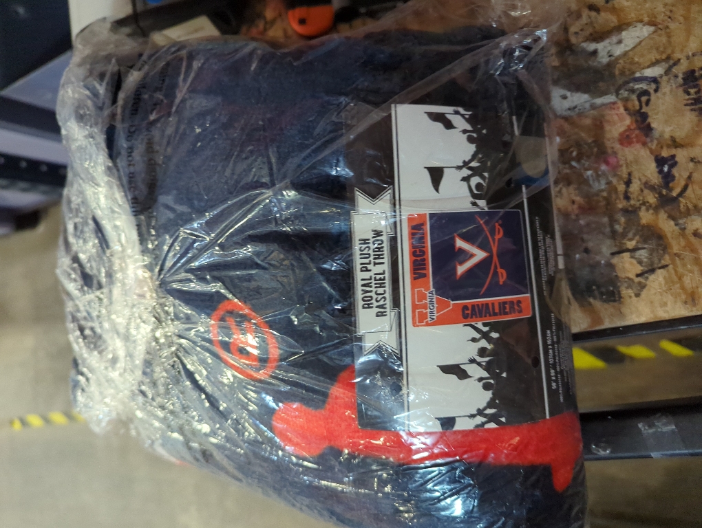 Vircinia Cavaliers Royal Plush Raschel Thr 50 X 60 127cm X 152cm Ow Blanket