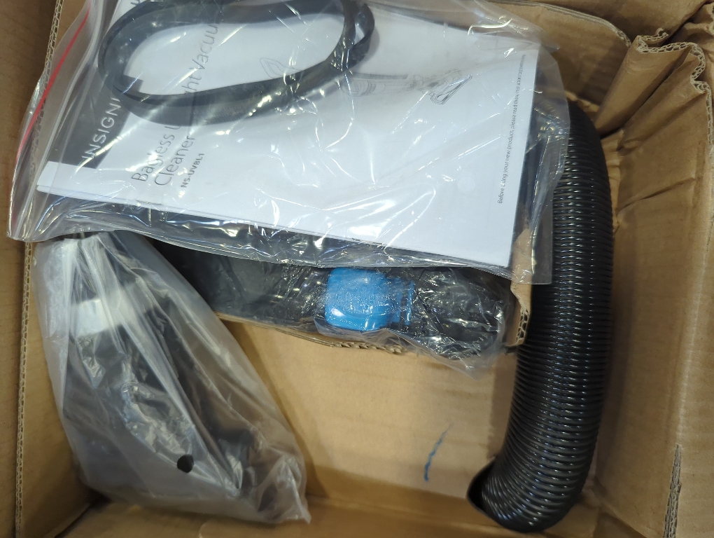 Insignia  - Bagless Upright Vacuum - Black