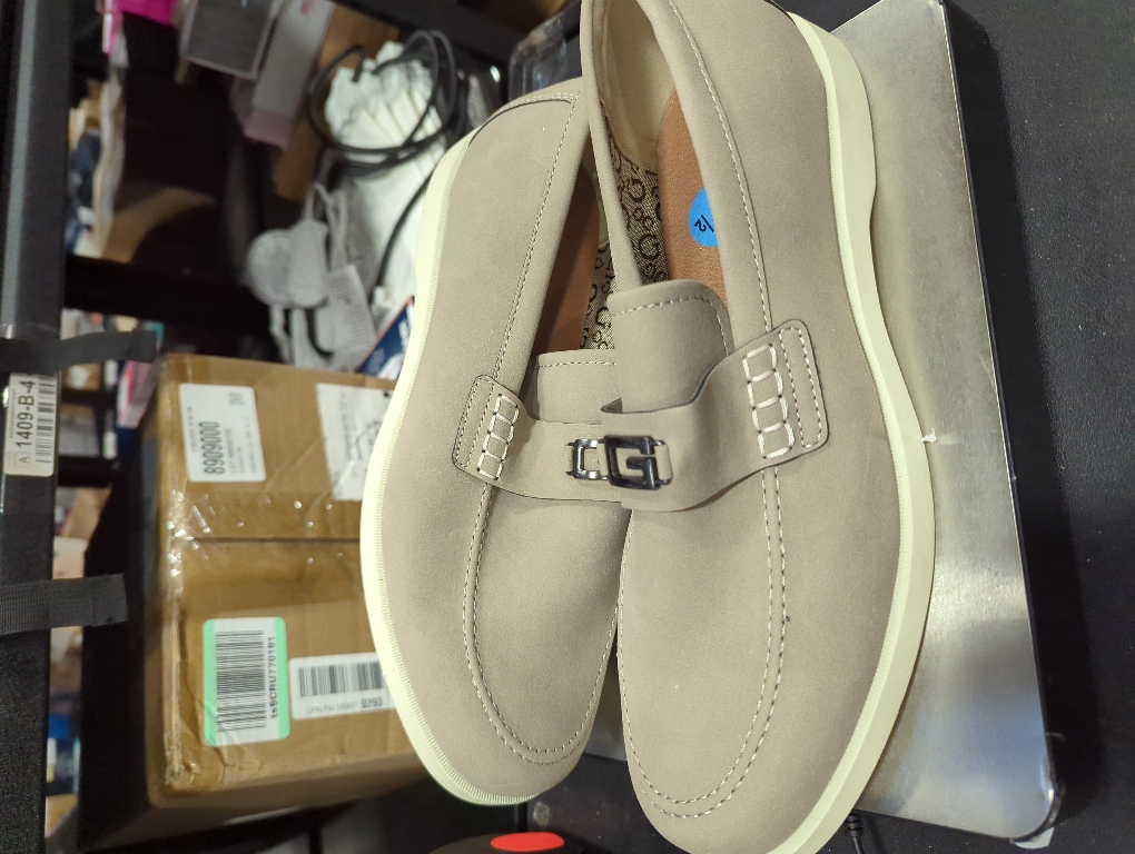 Guess Men's Quido Loafer (size 10.5)