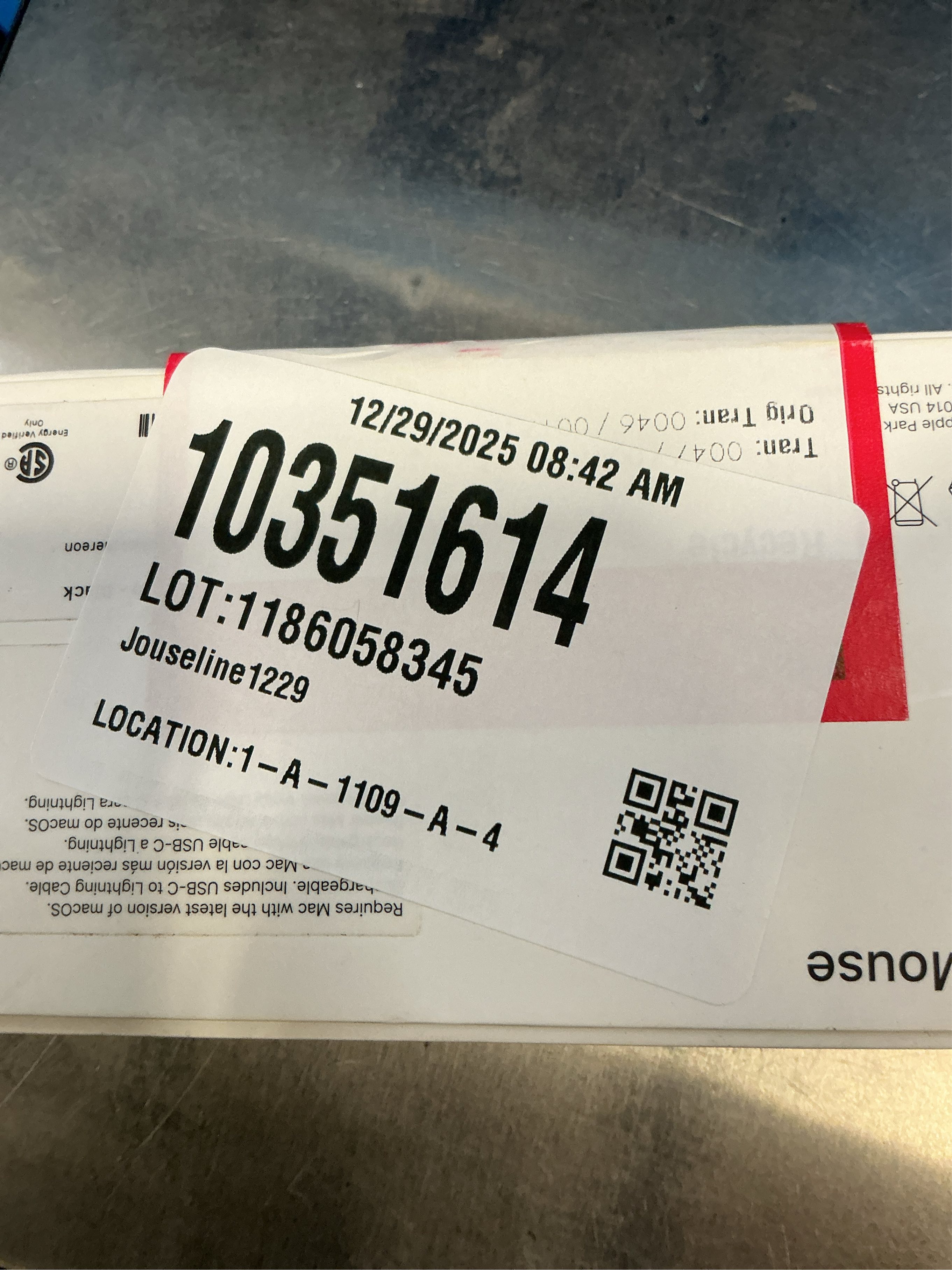 Apple Magic Mouse ​​​​​​​ (Wireless, Rechargable) - Black Multi-Touch Surface (Renewed)