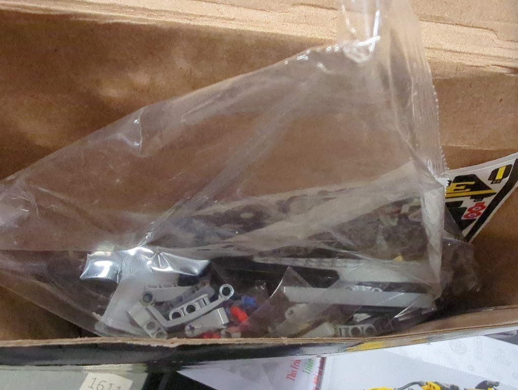 Technic Bugatti Bolide Building Toy Set (905 Pieces)