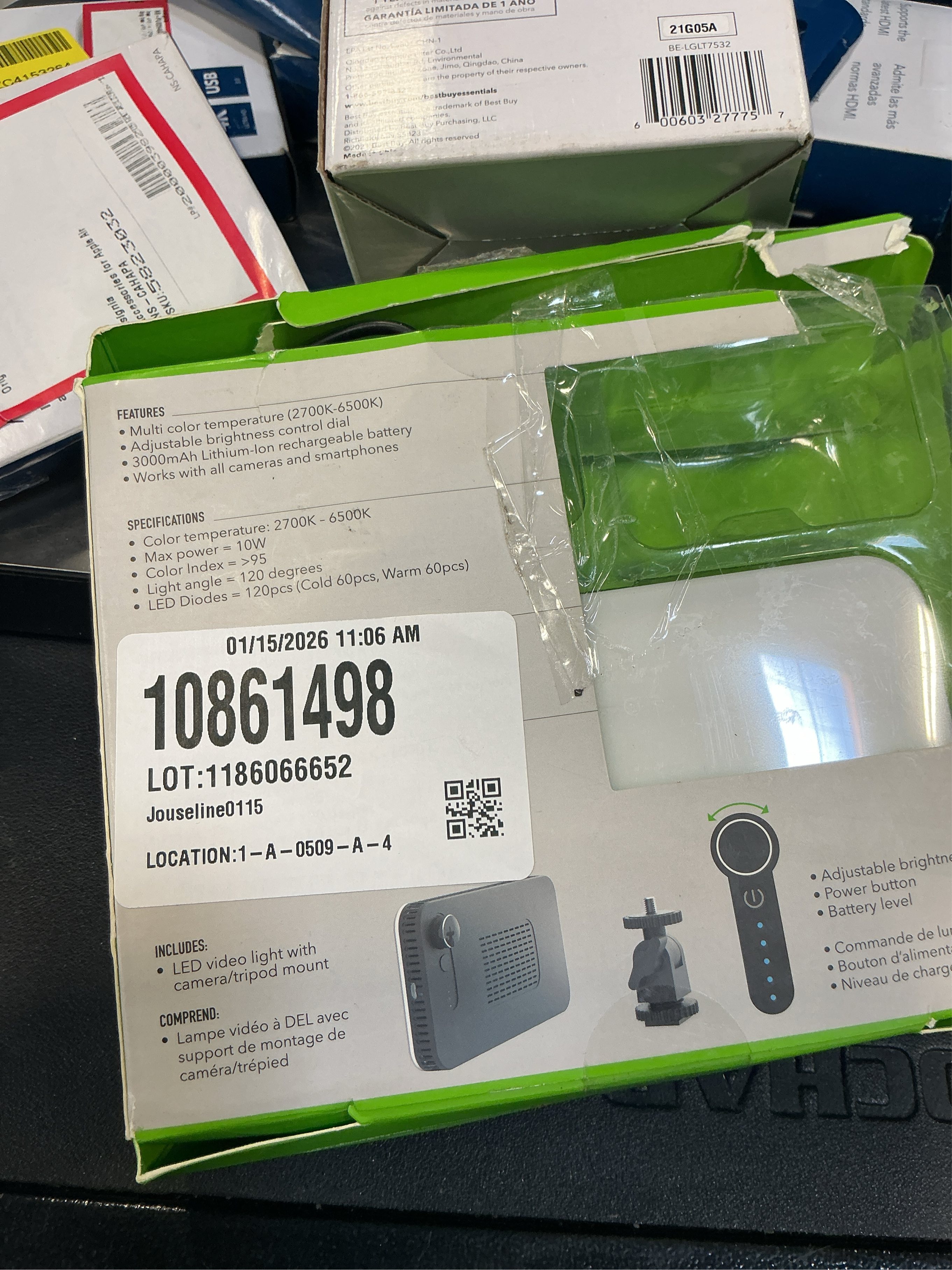 Missing parts  DigiPower 120 LED On-Camera Video Light with Multi-Color Temperature, Adjustable Brightness, USB Connectivity, Includes Camera Mount