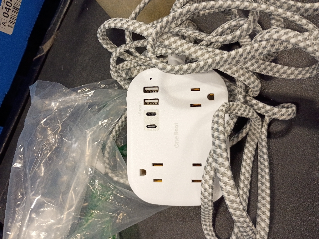 Cruise Essentials 2025,One Beat Travel Power Strip with USB C,Flat Plug Extension Cord with 3 Outlets 4 USB Ports(2 USB C),5 ft Desk Wall Outlet Extender,Non Surge Protector for Cruise,Dorm Room,ETL