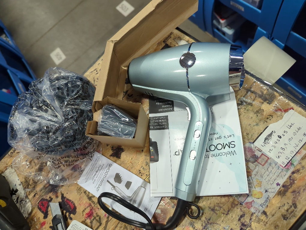 INFINITI PRO CONAIR SmoothWrap Hair Dryer, Blow Dryer with Diffuser and Concentrator Attachments, Advanced Plasma and Ceramic Technology for Less Frizz, More Volume and Body, Mint
