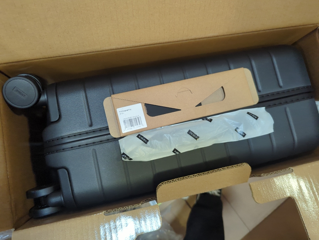 Away Carry-On Luggage, Lightweight Hardside Suitcase with Spinner Wheels, 22 Inch Airline Approved, TSA Lock, Jet Black