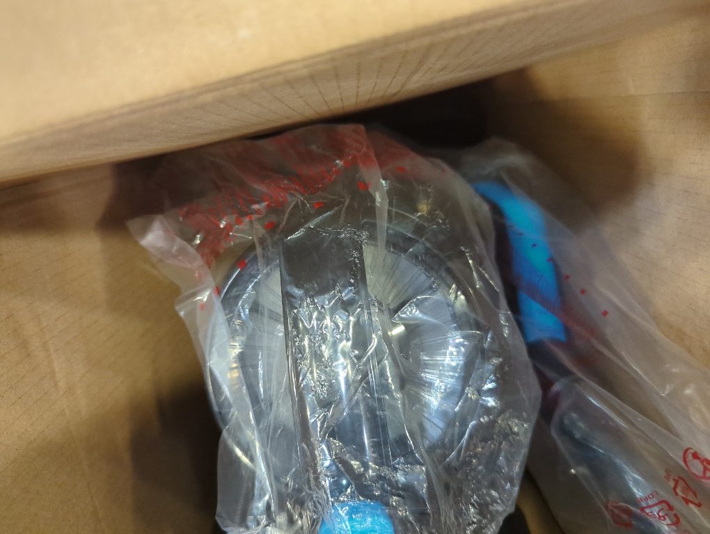 Insignia  - Bagless Upright Vacuum - Black