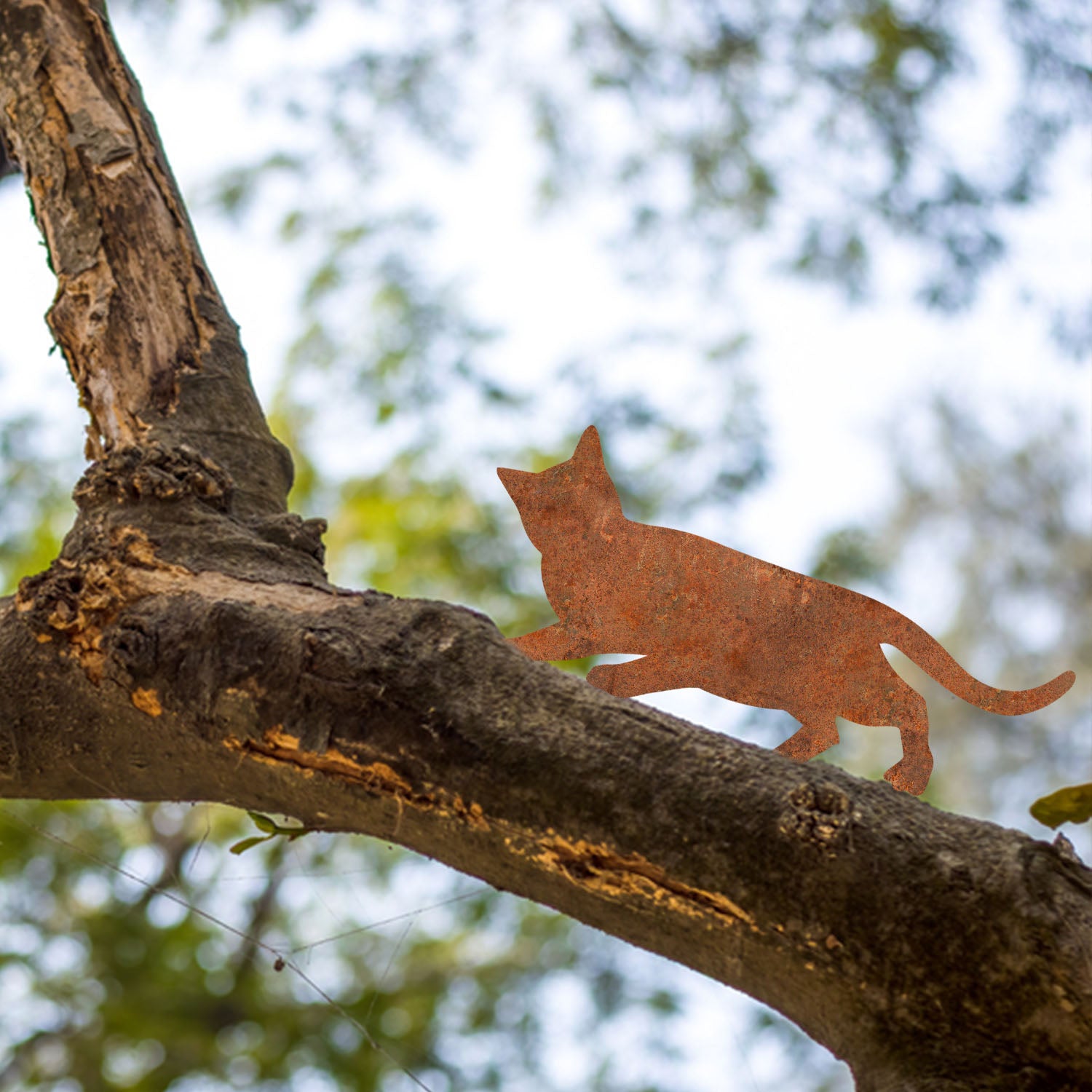 Rustic Climbing Cat Metal Tree Stake, Climbing Cat Metallic Outside Artwork
