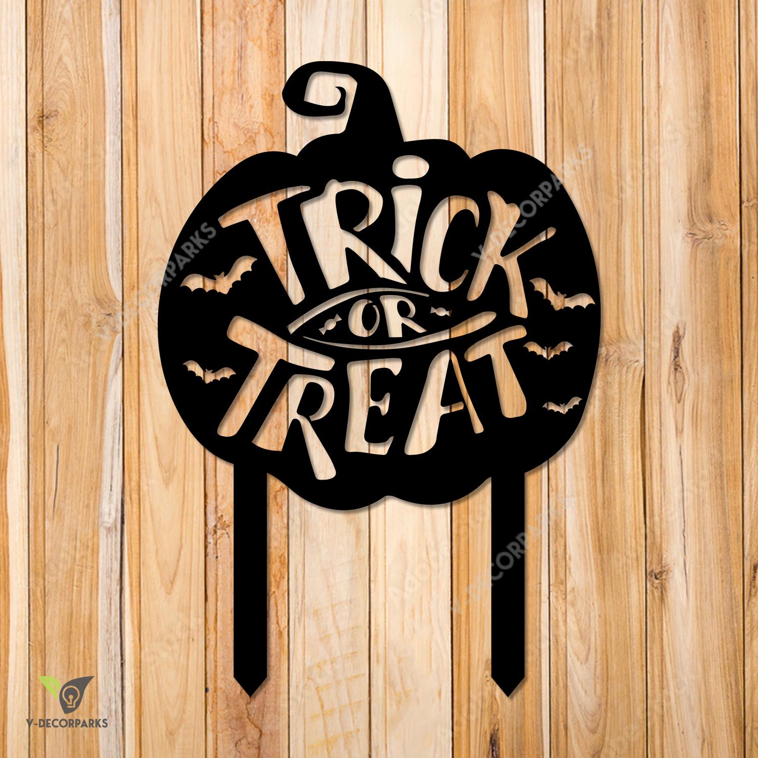 Trick Or Treat Pumpkin Metal Garden Decoration, Trick Or Treat Halloween Evergreen Artwork