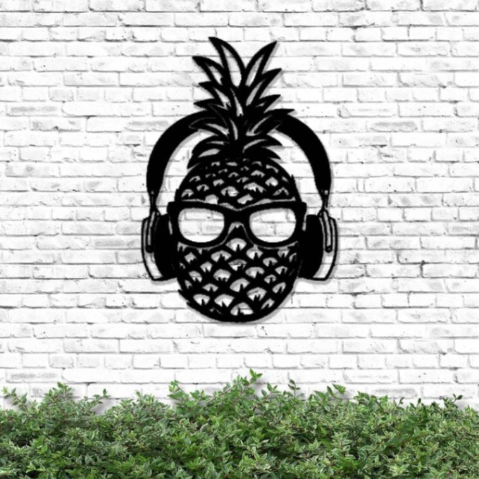 Pineapple Listening To Music Headphones Cut Metal Sign, Funny Pineapple Metal Wall Art, Summer Decor, Porch And Patio Sign