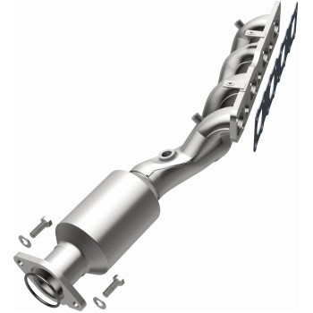 Catalytic Converter with Integrated Exhaust Manifold