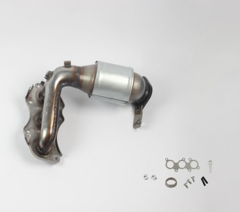 Catalytic Converter with Integrated Exhaust Manifold