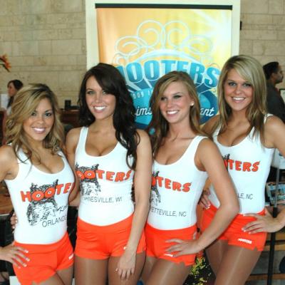 Hooters Girls ⭐
