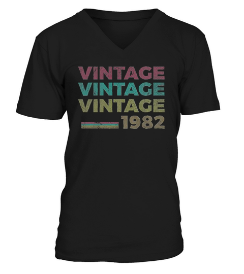 39th Birthday Vintage 1982 V-Neck T-shirt