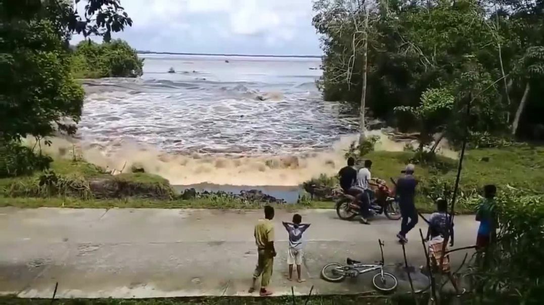 ⁣5 Biggest Tsunami Caught On Camera