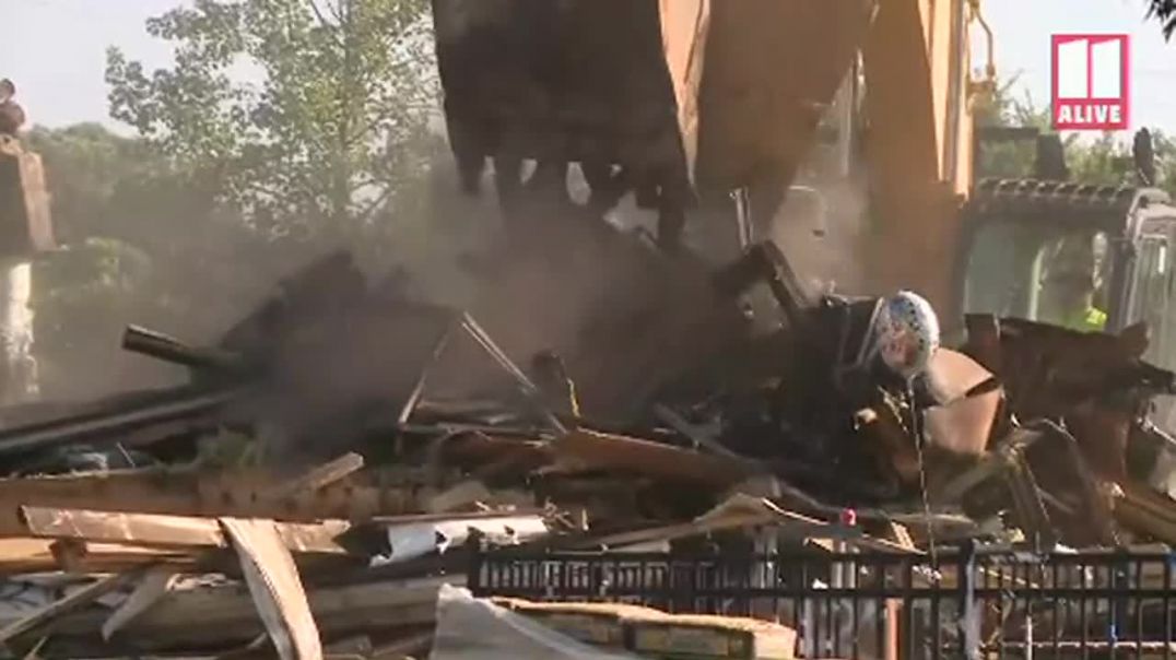 Demolition of Atlanta Wendys where Rayshard Brooks was shot and killed