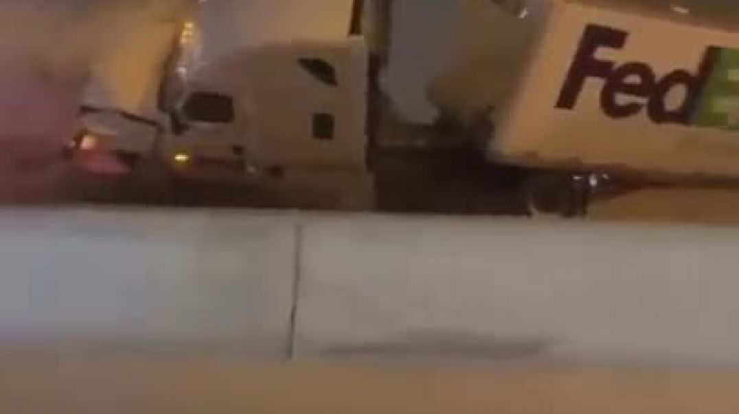 ⁣Dramatic Moment Multi-Vehicle Pileup - Ice Slick Roads I-35 - Fort Worth, Texas