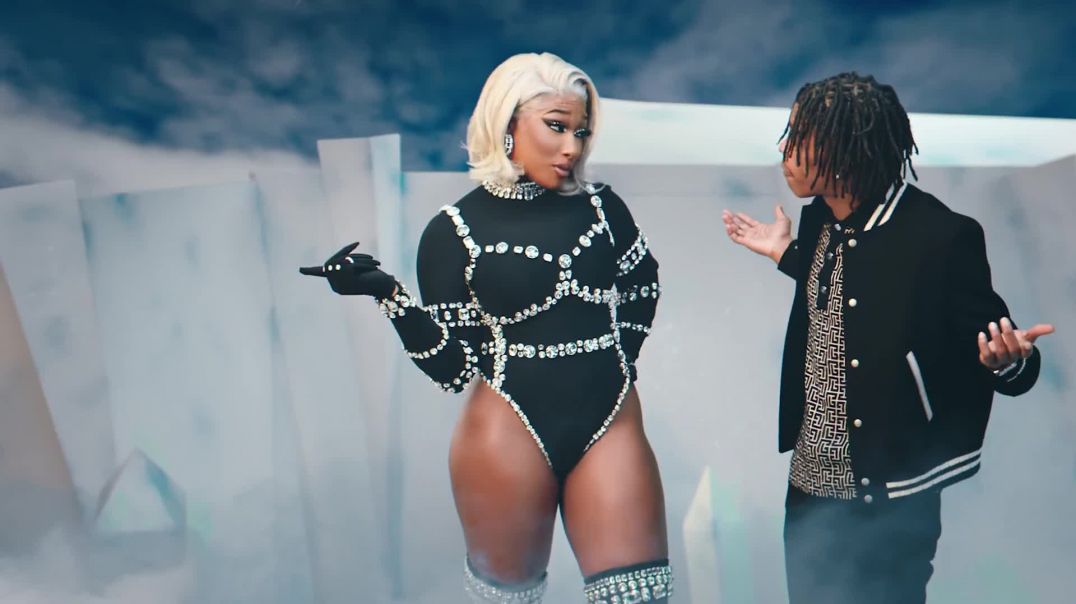 Lil Baby Feat. Megan Thee Stallion - On Me Remix (Official Video)