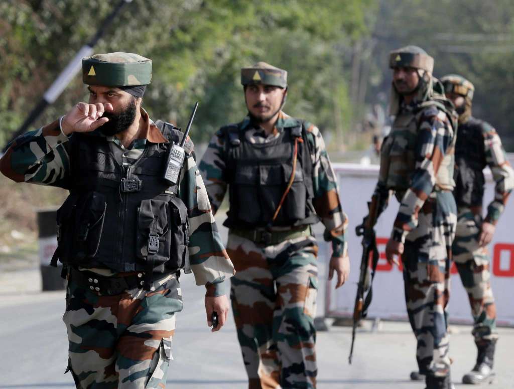 Gunfire exchanged between Indian and Pakistani troops in Kashmir