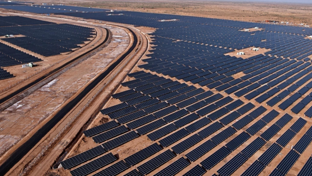 India Unveils the World’s Largest Solar Power Plant