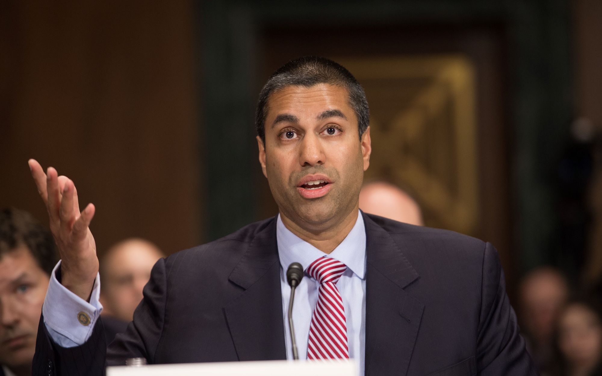 FCC Chairman Pai wants to continue disallowing cellphone use on airplanes