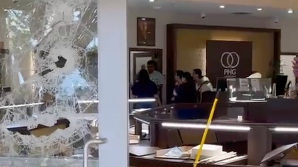 5 arrested in dramatic 20-person smash-and-grab robbery at Sunnyvale Indian jewelry store