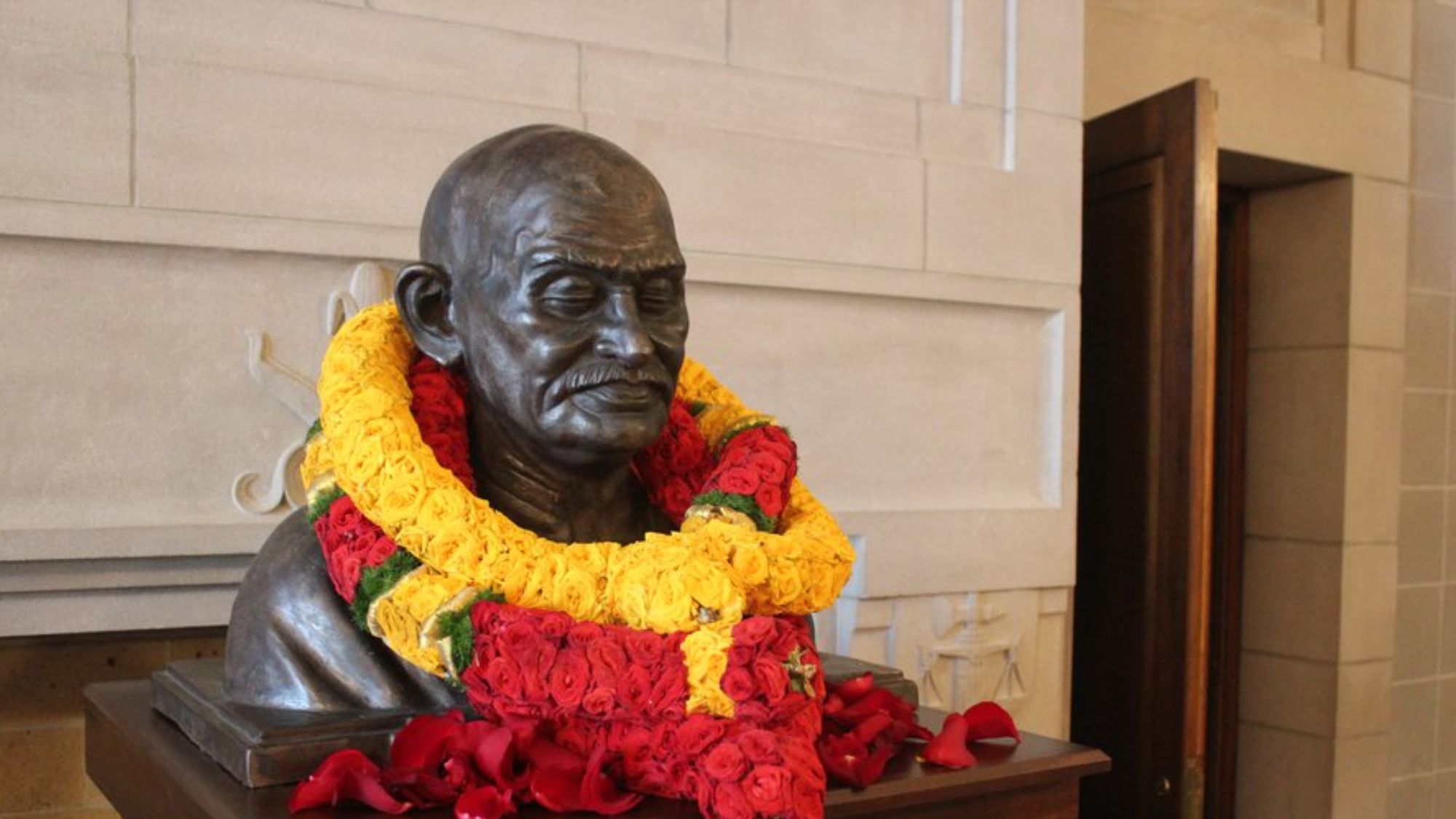 Nebraska unveils Mahatma Gandhi statue, declares Day of Remembrance
