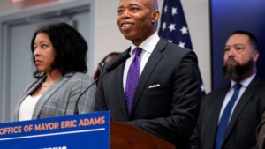 NY Gov. Hochul holds off on removing NYC Mayor Adams, pushes for oversight