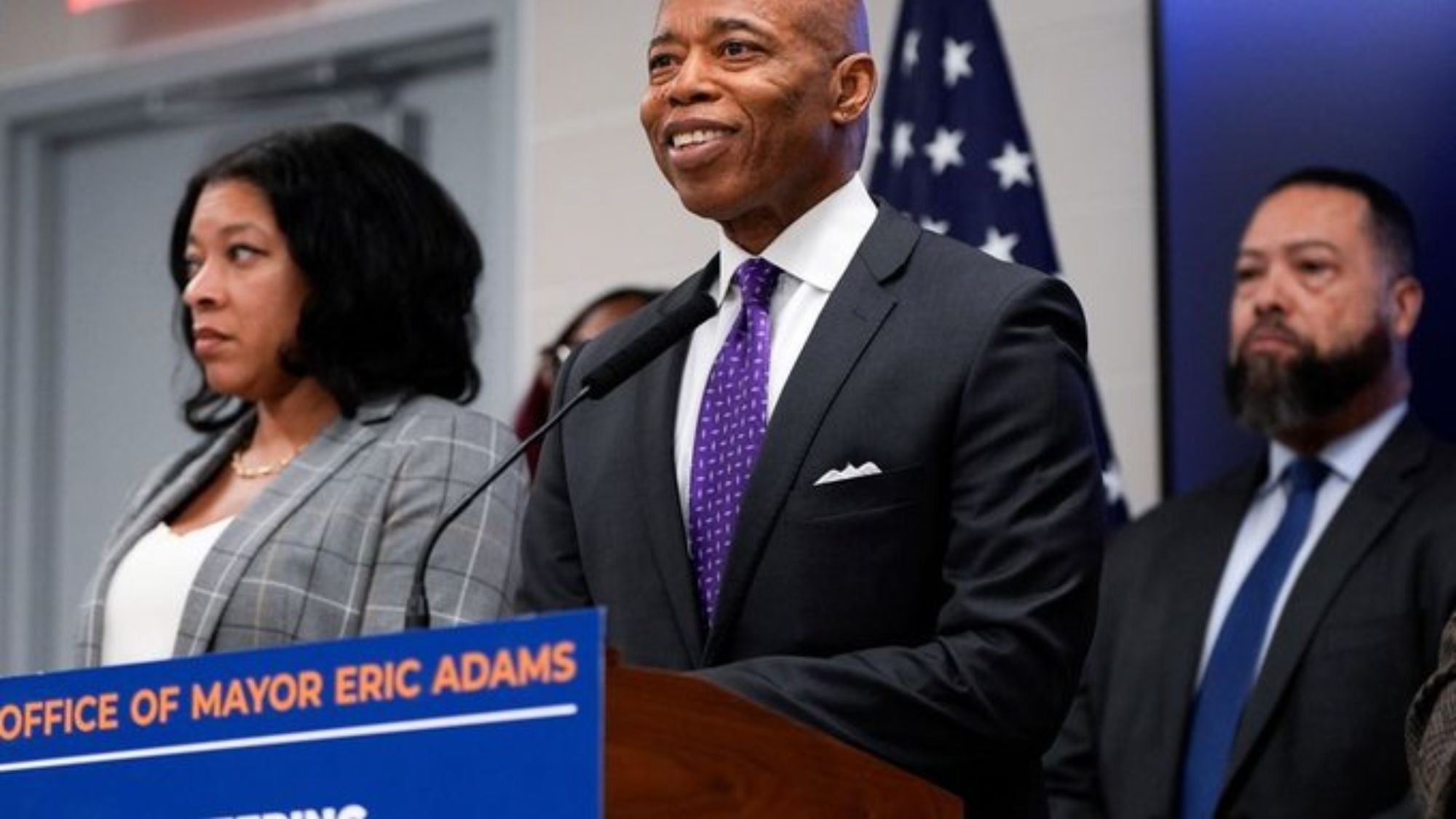 NY Gov. Hochul holds off on removing NYC Mayor Adams, pushes for oversight