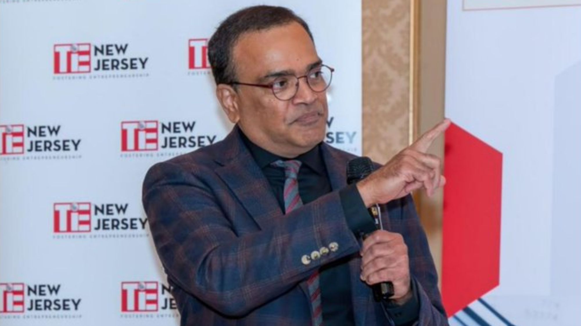 Suresh U. Kumar wins 2025 lifetime achievement award as an immigrant entrepreneur