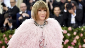 Anna Wintour leaves top role at Vogue