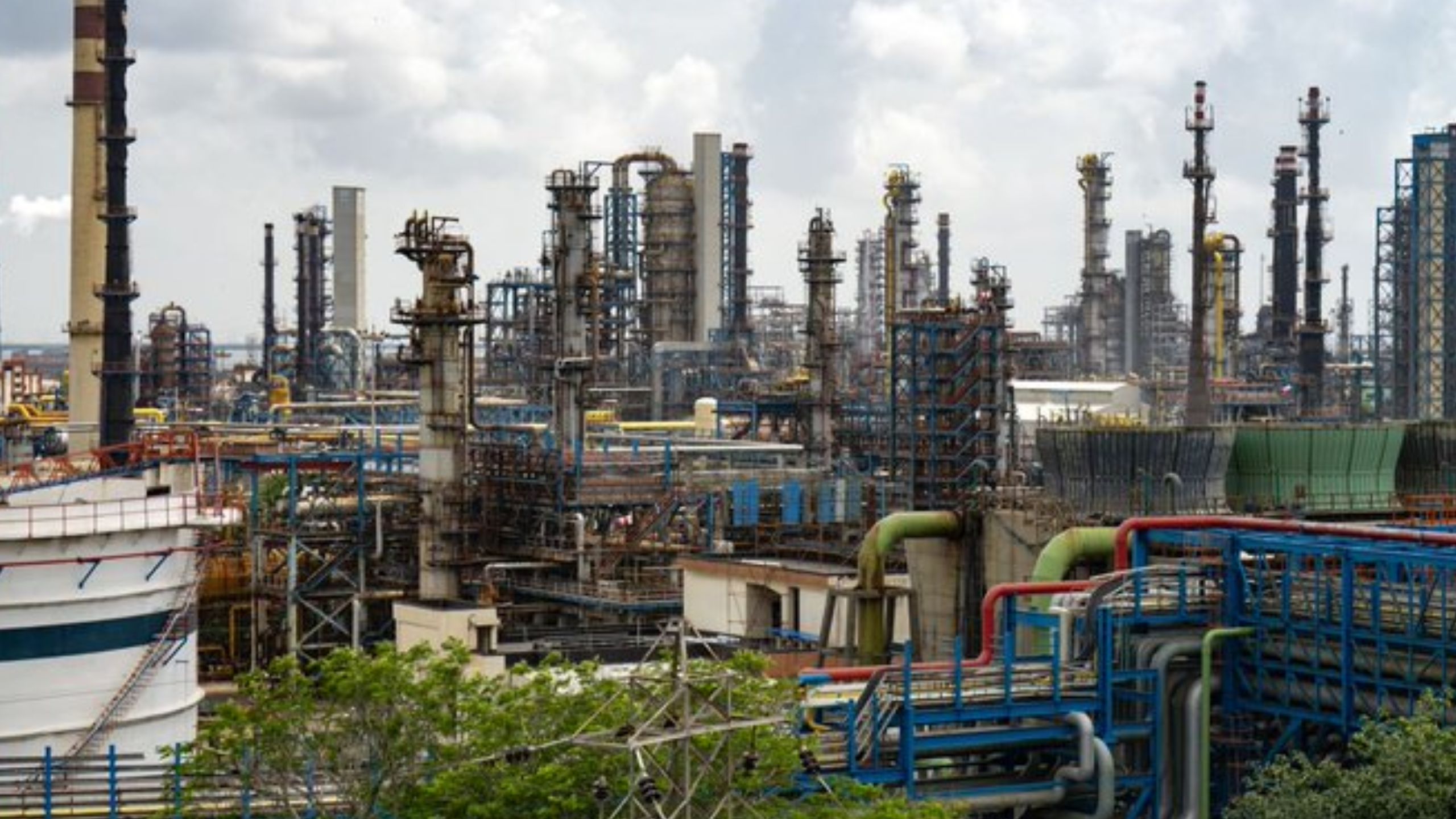 India resumes Russian oil trade amid US pressure