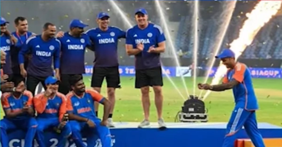 India clinches Asia Cup amid Pakistan trophy snub