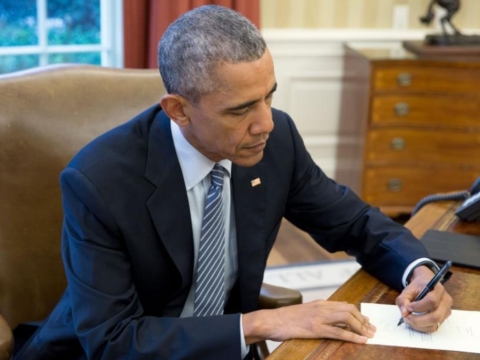 Obama attacks Trump as midterm campaign intensifies