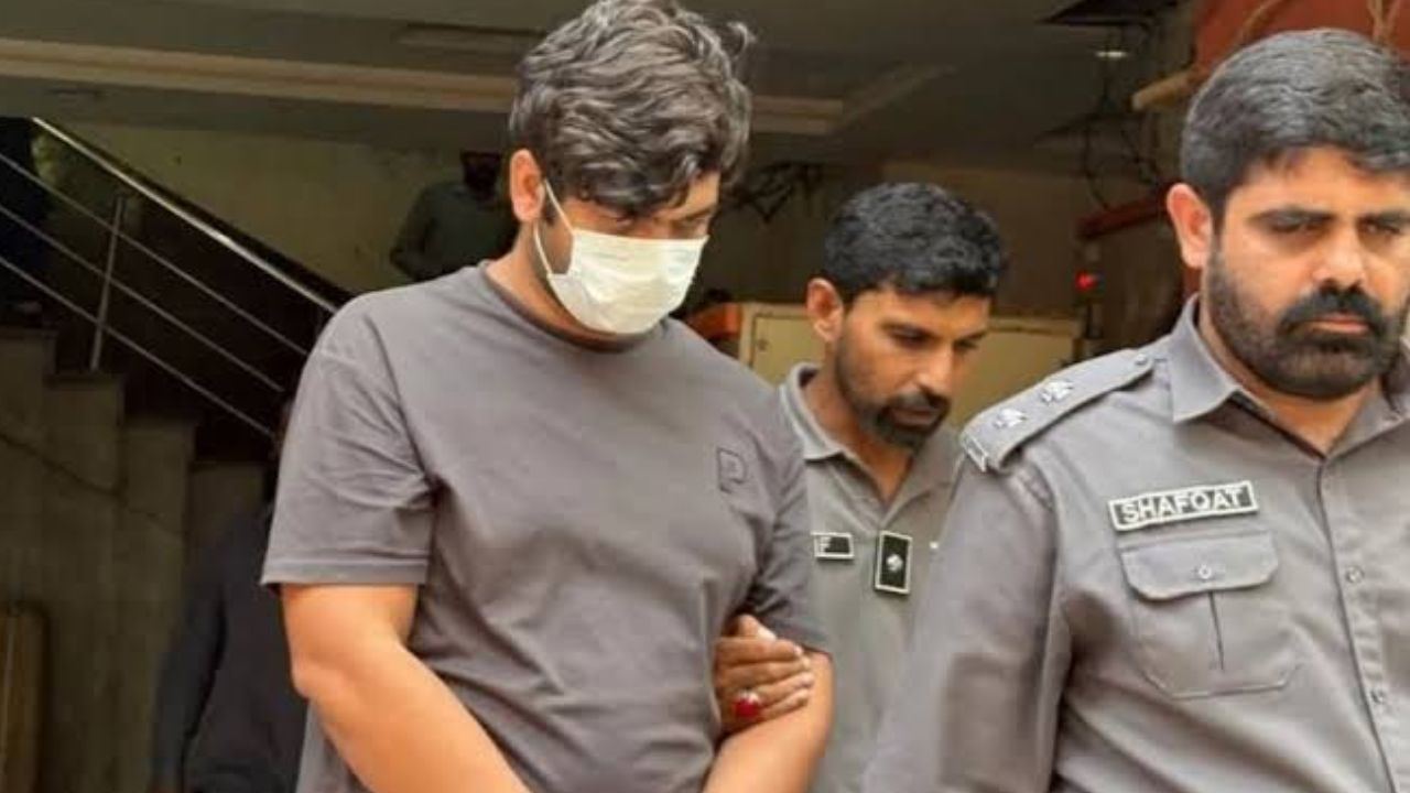Pakistan arrests man in $126 million fake postage case