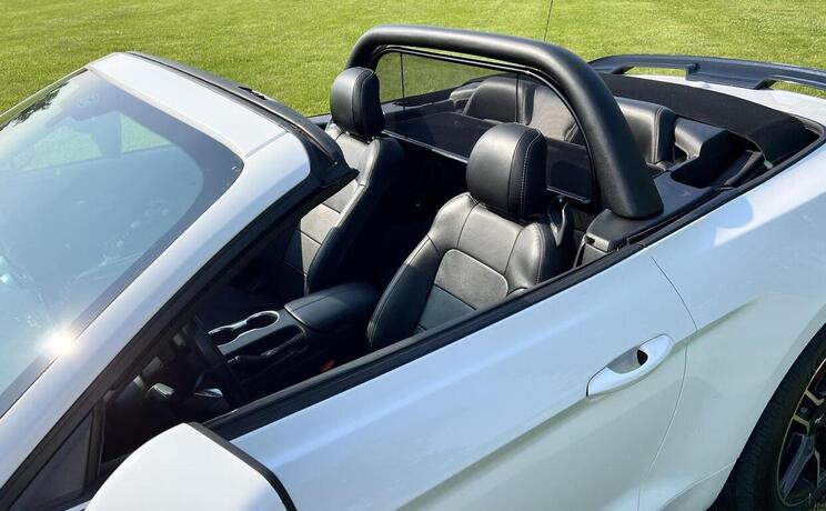 Mustang 2024 to 2030 with cdc lightbar wind deflector front drivers side 1