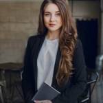 Alina Khan Profile Picture